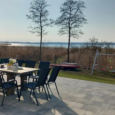 Villa Koprowo - Mit Direktem Seezugang, Sauna & Whirlpool Zastan