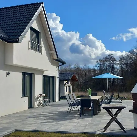 别墅 Koprowo - Mit Direktem Seezugang, Sauna & Whirlpool Zastan