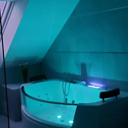 Koprowo - Mit Direktem Seezugang, Sauna & Whirlpool