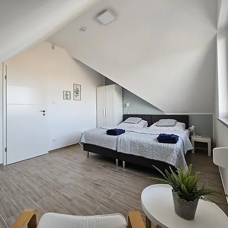 ヴィラ Koprowo - Mit Direktem Seezugang, Sauna & Whirlpool *