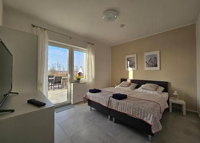 Koprowo - Mit Direktem Seezugang, Sauna&whirlpool *