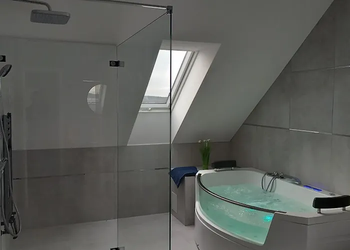 Koprowo - Mit Direktem Seezugang, Sauna&whirlpool Villa *