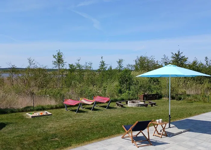 Koprowo - Mit Direktem Seezugang, Sauna&whirlpool Villa *