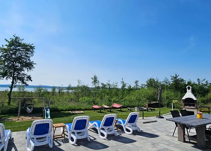 Koprowo - Mit Direktem Seezugang, Sauna&whirlpool Villa Zastan