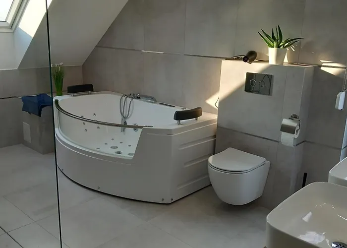 Villa Koprowo - Mit Direktem Seezugang, Sauna&whirlpool Zastan